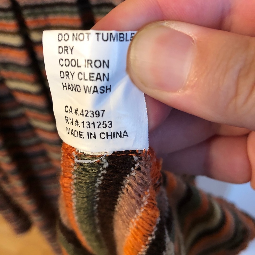 70s Rug Dress - Picture 6 of 6